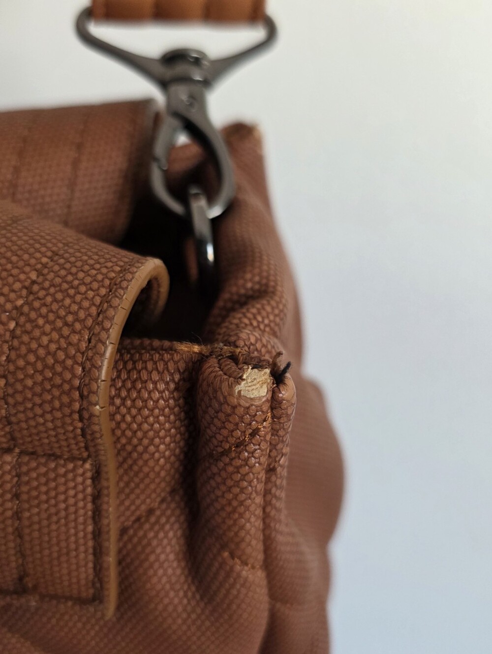 Lug Jitterbug Matte Luxe VL Crossbody Bag. - Picture 6 of 12